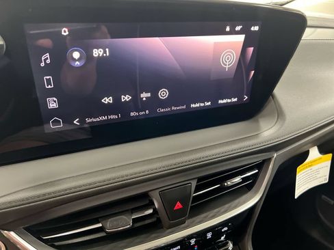 Used 2024 Buick Encore GX Avenir w/ Avenir Convenience Package AWD/4WD image 13