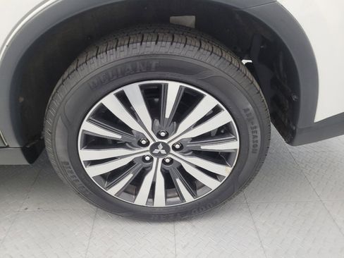 Used 2019 Mitsubishi Outlander ES AWD/4WD image 31