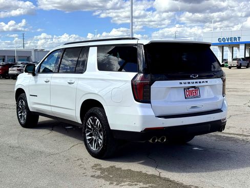 Used 2025 Chevrolet Suburban Z71 image 9