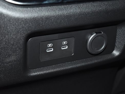 New 2025 Nissan Armada SL w/ Captain's Chari Seat Package image 18