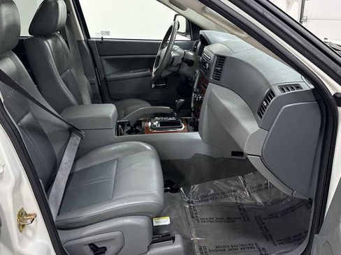 Used 2006 Jeep Grand Cherokee Limited image 28