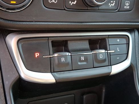 Used 2023 GMC Terrain SLE w/ Driver Convenience Package image 15