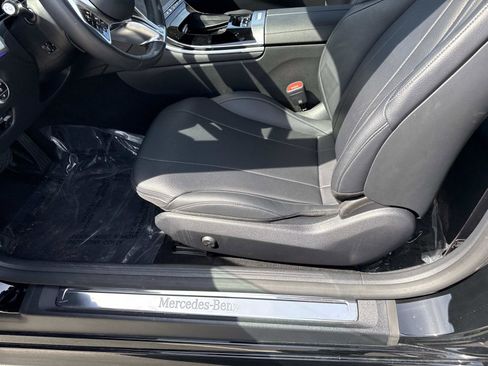 Used 2025 Mercedes-Benz CLE 300 4MATIC Cabriolet image 13