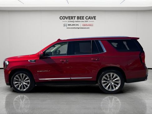 Used 2024 GMC Yukon Denali w/ Denali Reserve Package image 5