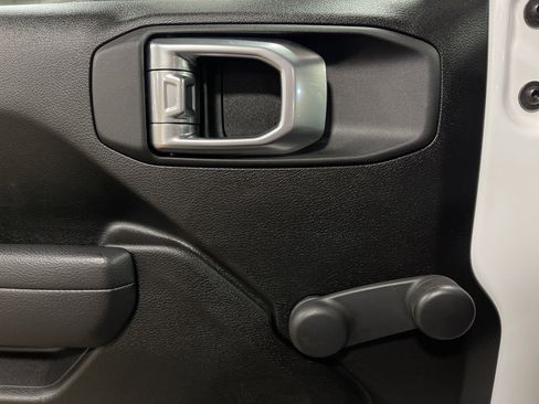 Used 2024 Jeep Wrangler Sport image 7