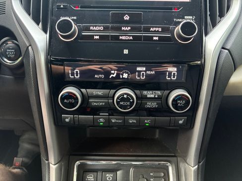 Used 2020 Subaru Ascent Limited w/ Technology Package AWD/4WD image 22