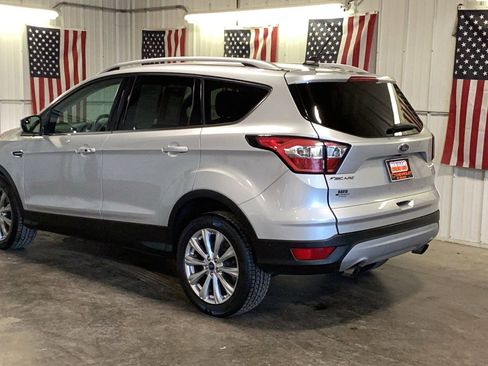 Used 2018 Ford Escape Titanium image 5
