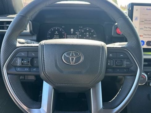 Used 2025 Toyota Tacoma TRD Off-Road image 26