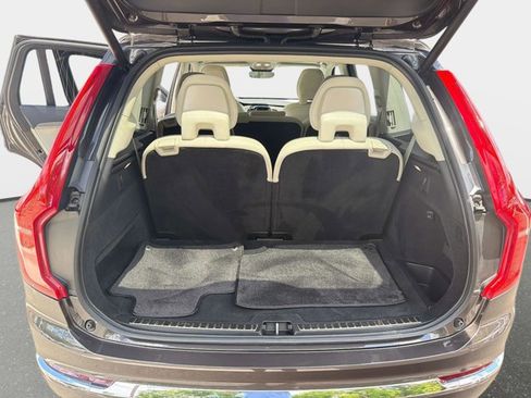 Used 2023 Volvo XC90 B6 Plus AWD/4WD image 11