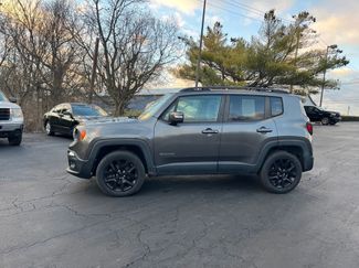 Used 2017 Jeep Renegade Altitude video 2