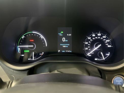 Used 2023 Toyota Sienna XLE Woodland Edition AWD/4WD image 18