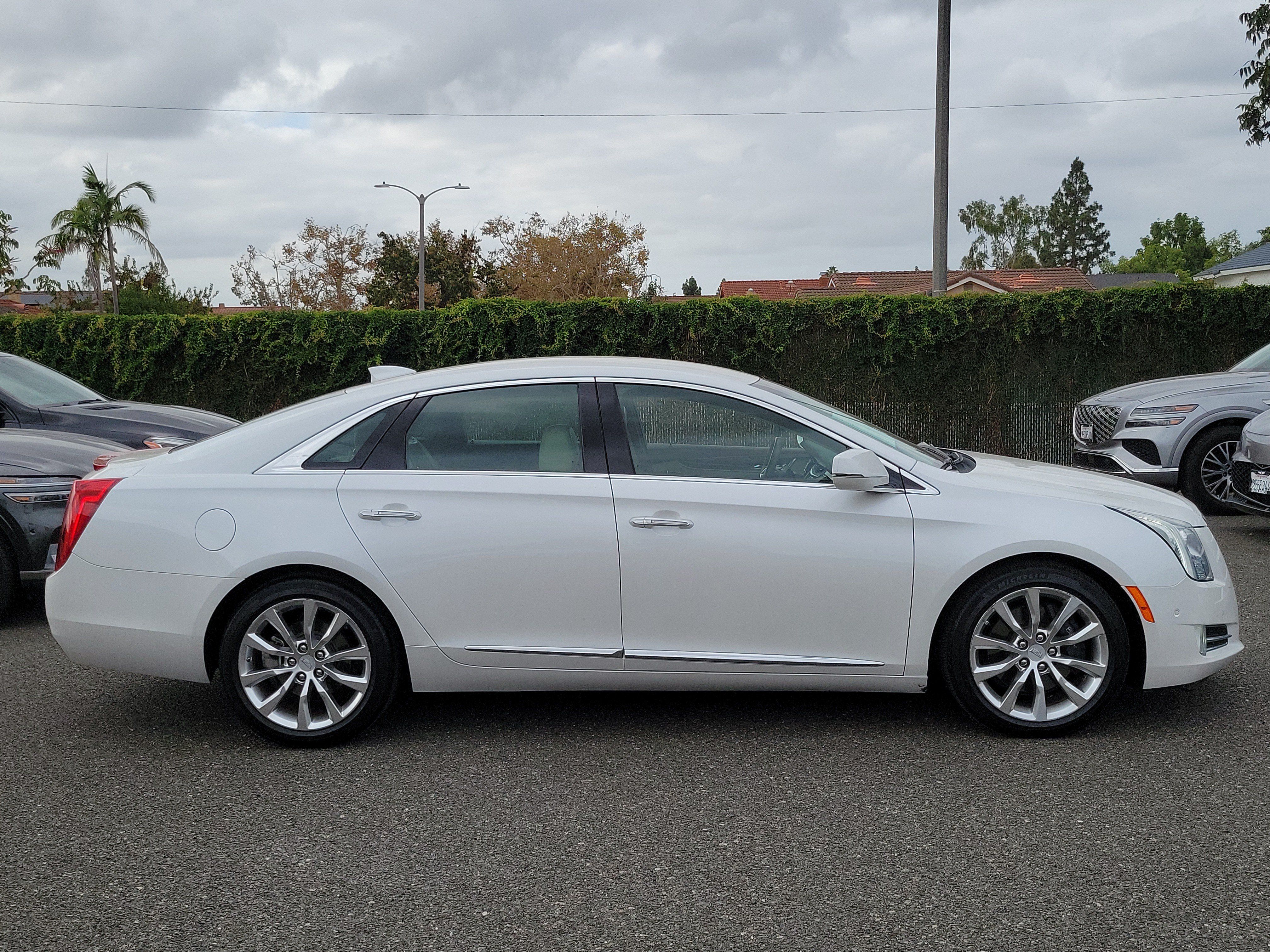 Used 2016 Cadillac XTS Luxury w/ Driver Awareness Package FWD image 5