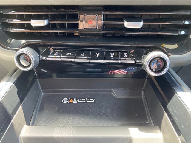 Used 2025 Chevrolet Tahoe Z71 AWD/4WD image 12