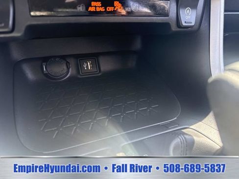 Used 2024 Toyota RAV4 LE AWD/4WD image 31