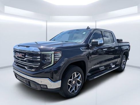 Used 2024 GMC Sierra 1500 SLT w/ SLT Premium Plus Package AWD/4WD image 7