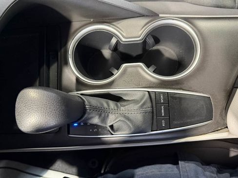 Used 2022 Toyota Camry LE image 19