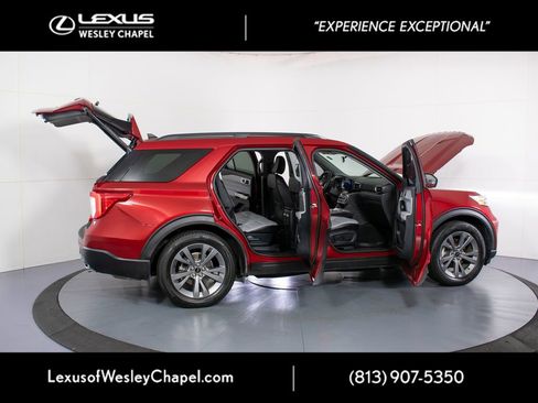 Used 2021 Ford Explorer XLT w/ Equipment Group 202A RWD image 15