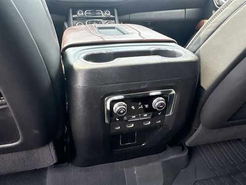 Used 2024 GMC Yukon Denali Ultimate AWD/4WD image 22