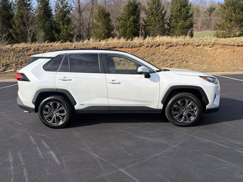 Certified 2023 Toyota RAV4 XLE Premium image 4