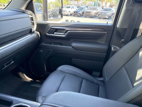 Used 2024 Chevrolet Silverado 2500 LTZ w/ LTZ Convenience Package image 21