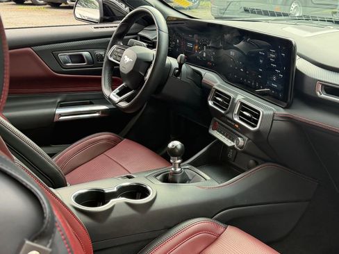 Used 2025 Ford Mustang GT Premium RWD image 12