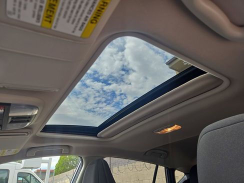 Used 2025 Subaru Crosstrek 2.0i Premium image 17