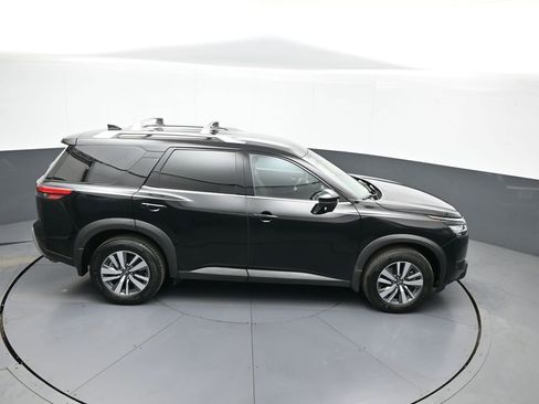 Used 2024 Nissan Pathfinder SL AWD/4WD image 38