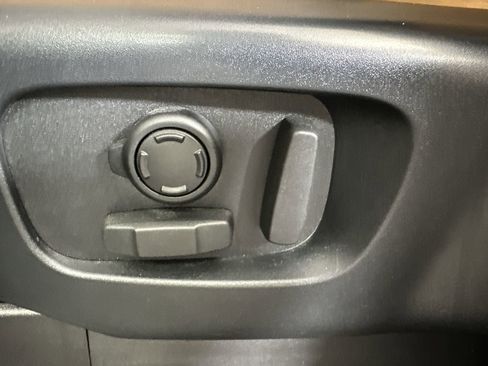 Used 2020 Land Rover Discovery HSE image 14