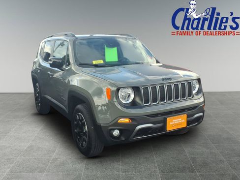 Used 2023 Jeep Renegade Latitude AWD/4WD image 3