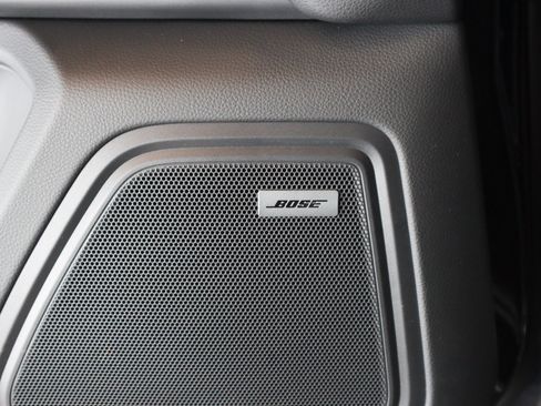 Certified 2025 Porsche Macan image 22