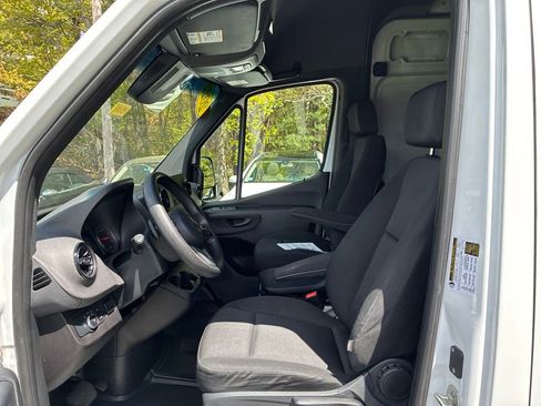 Used 2022 Mercedes-Benz Sprinter 3500 image 14