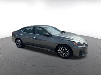 Used 2025 Nissan Altima 2.5 SV video 2