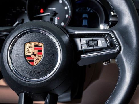 Certified 2025 Porsche Macan image 19