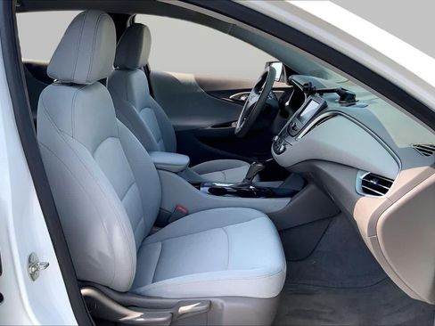 Used 2017 Chevrolet Malibu LS FWD image 9
