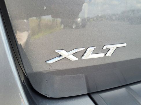 Used 2023 Ford Explorer XLT image 10