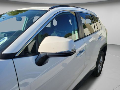 Used 2024 Toyota RAV4 XLE w/ Convenience Package FWD image 9