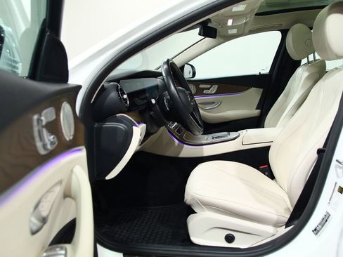 Certified 2023 Mercedes-Benz E 350 4MATIC Sedan image 4