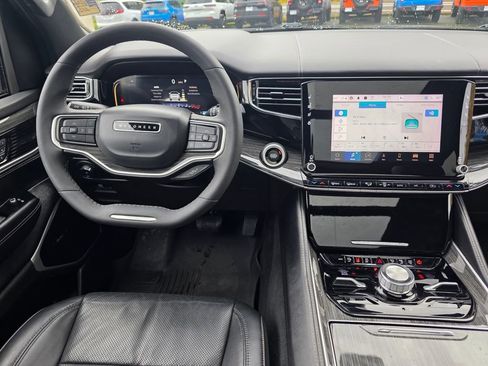 Used 2022 Jeep Wagoneer Series III w/ Premium Group I image 12