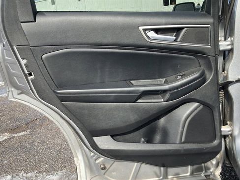 Used 2022 Ford Edge SEL image 16