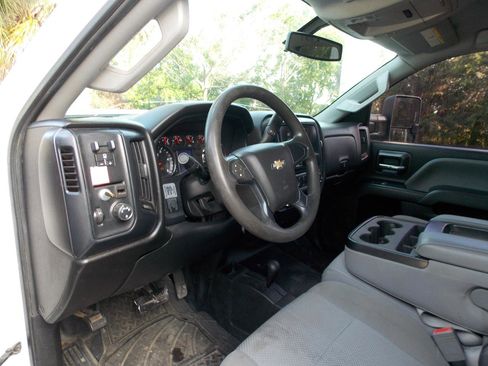 Used 2017 Chevrolet Silverado 2500 W/T w/ WT Fleet Convenience Package image 2
