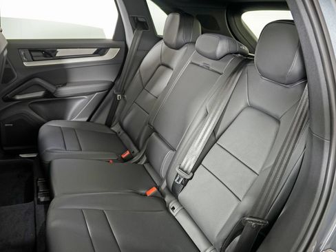 New 2026 Porsche Cayenne AWD/4WD image 32