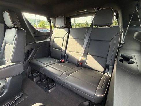 Used 2023 GMC Yukon SLT AWD/4WD image 38