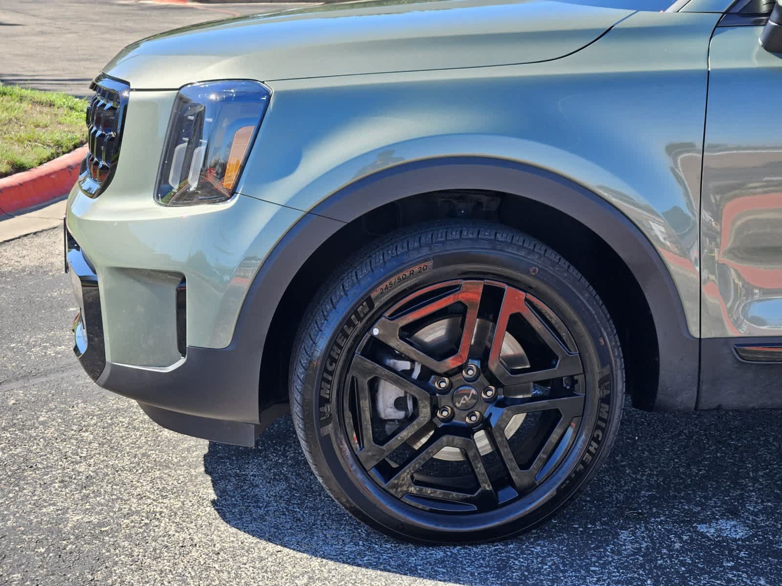 Used 2025 Kia Telluride EX X-Line AWD/4WD image 8