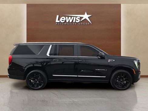 Used 2025 GMC Yukon XL Denali w/ Denali Reserve Package image 5
