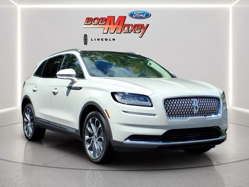 Used 2022 Lincoln Nautilus Reserve AWD/4WD image 3