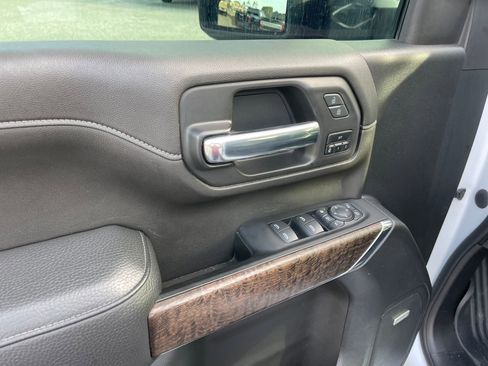 Used 2025 GMC Sierra 2500 Denali Ultimate image 15