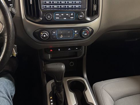 Used 2018 Chevrolet Colorado LT image 34