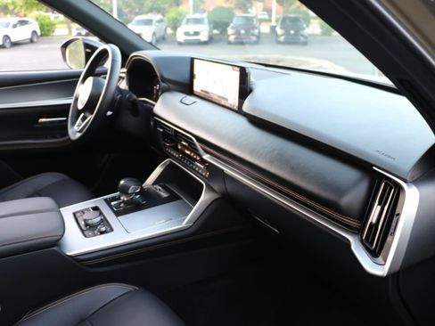 Certified 2025 MAZDA CX-70 Plug-In Hybrid w/ Premium Plus AWD/4WD image 8