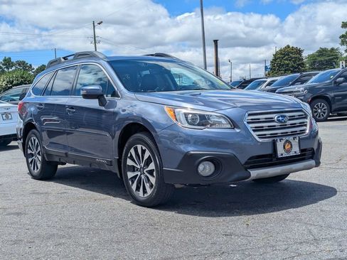 Used 2017 Subaru Outback 3.6R Limited AWD/4WD image 3