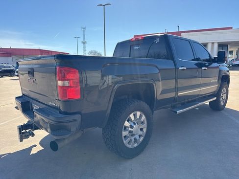 Used 2017 GMC Sierra 2500 Denali w/ Duramax Plus Package image 5